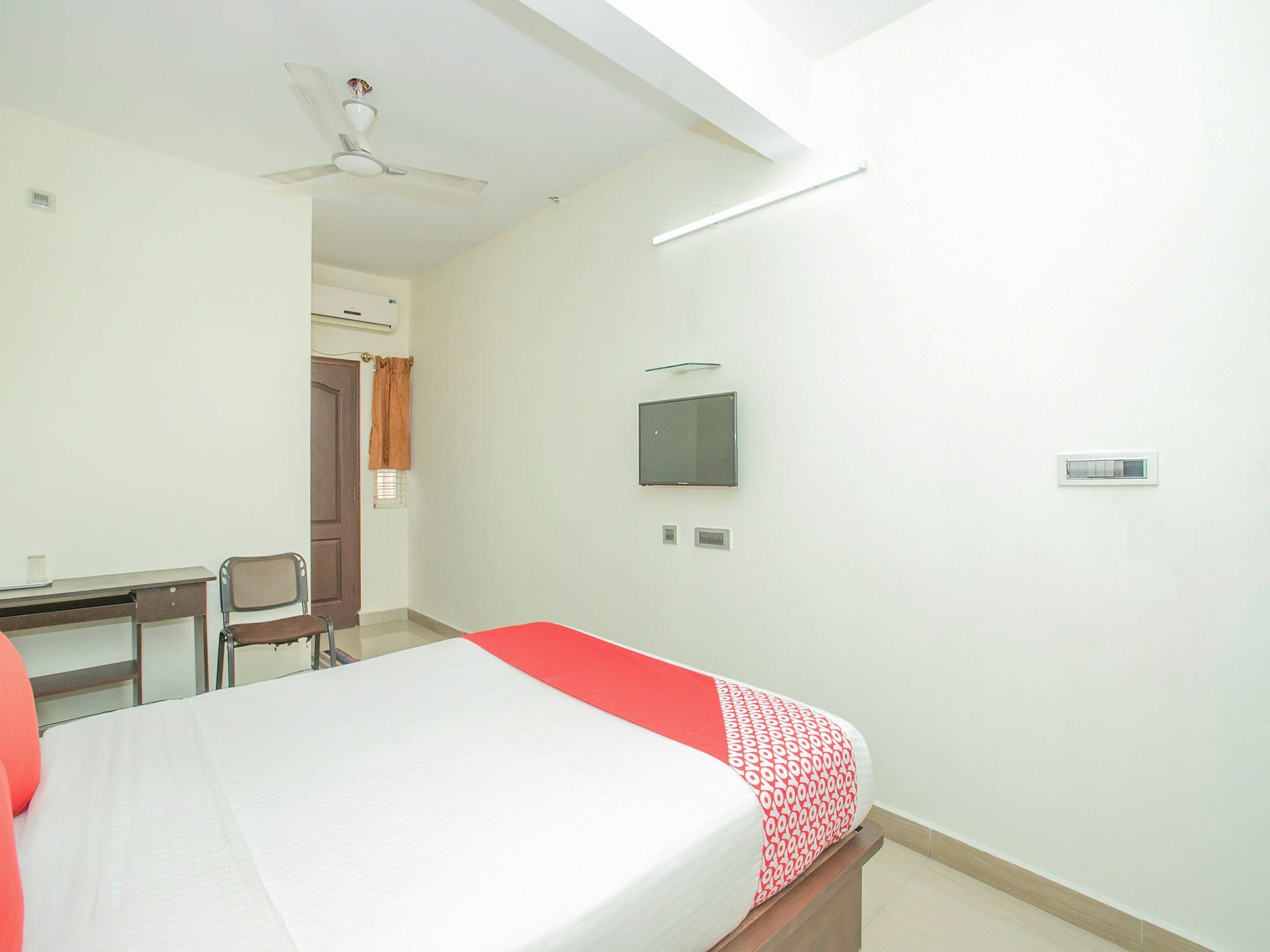 Oyo 13170 Victory Suites Bangalore Exterior foto