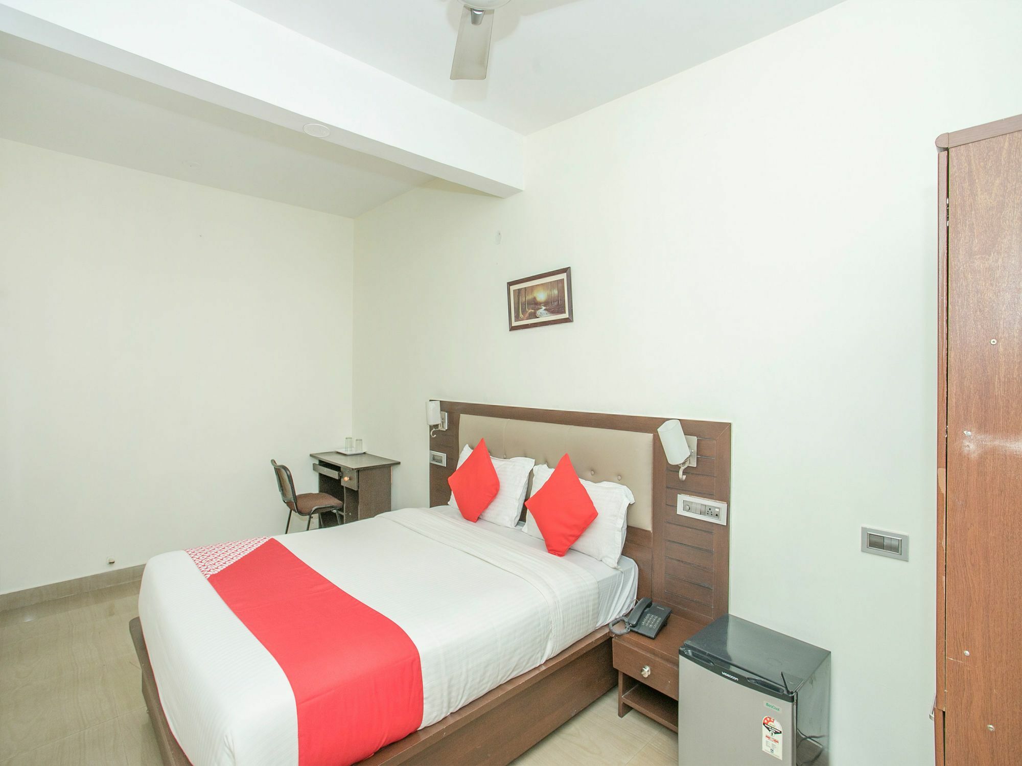 Oyo 13170 Victory Suites Bangalore Exterior foto