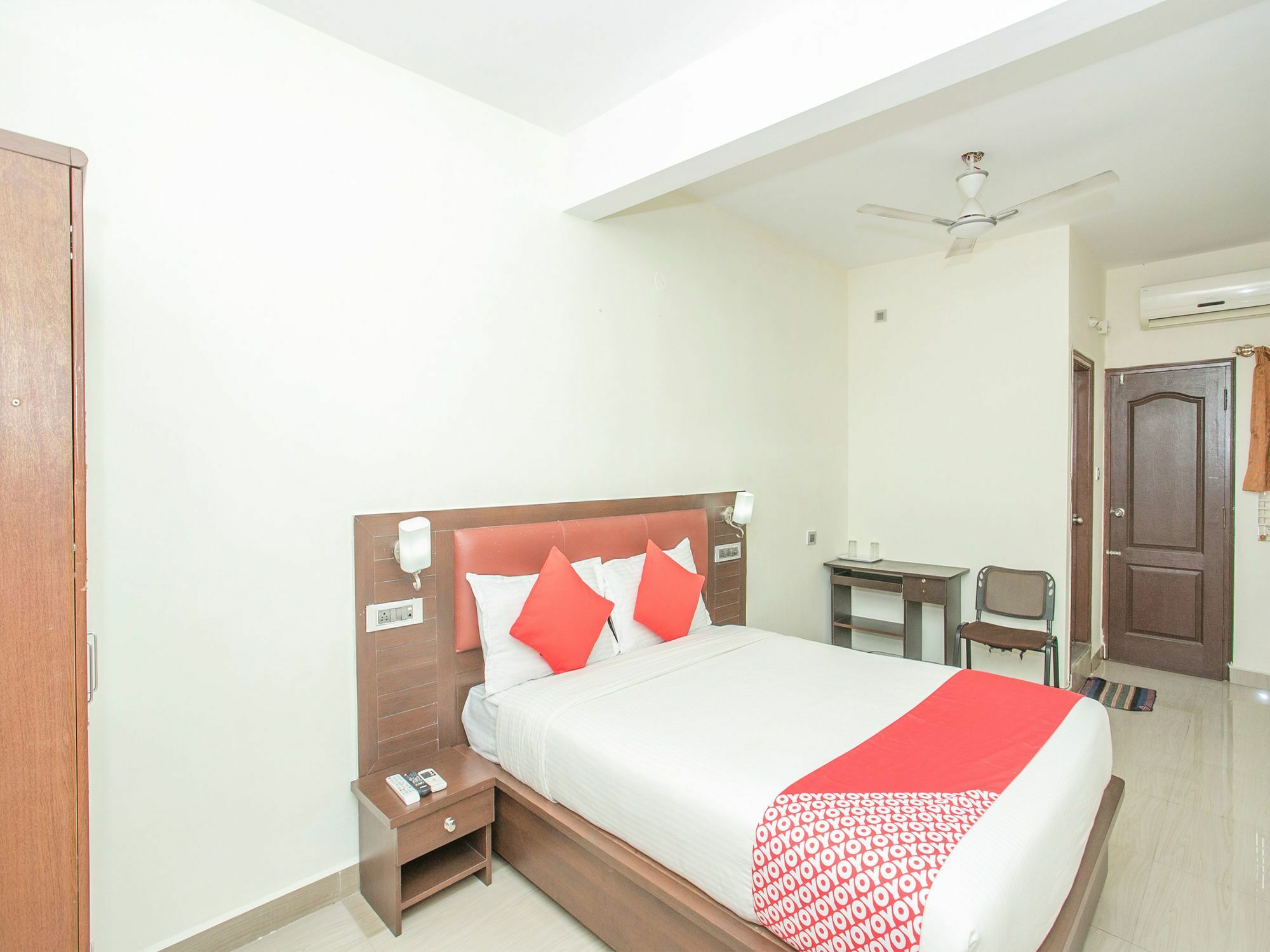Oyo 13170 Victory Suites Bangalore Exterior foto